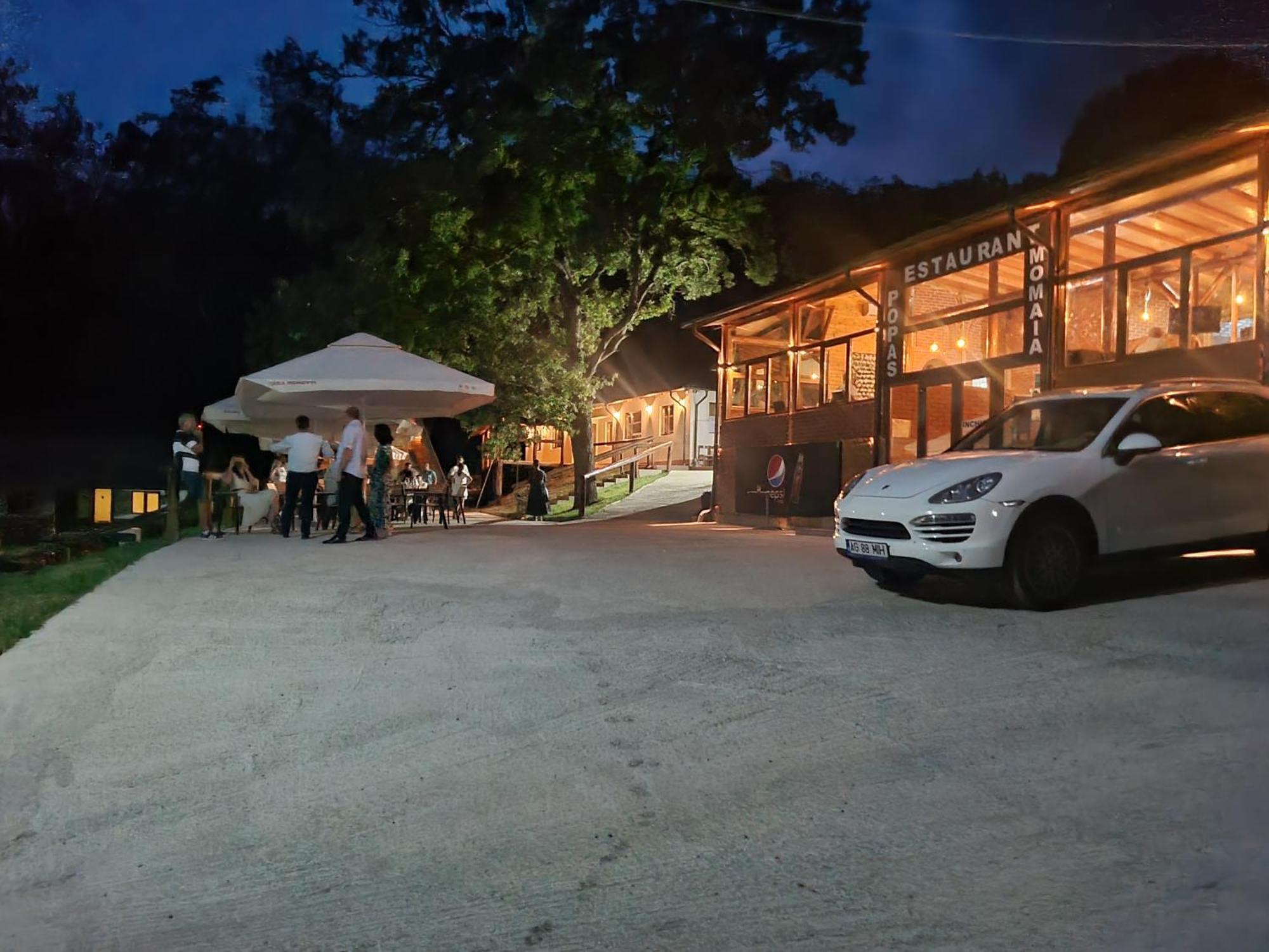 Popas Momaia Hotel Curtea de Argeş Екстериор снимка
